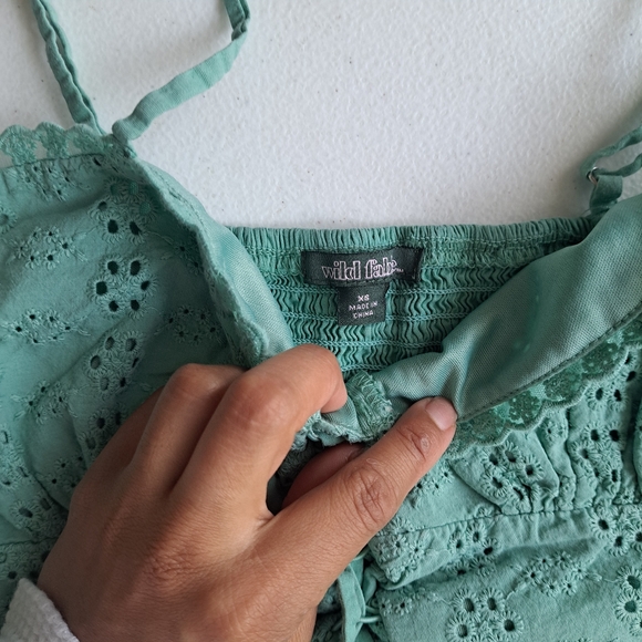 American Eagle Crop Cami Bundle - Picture 6 of 6